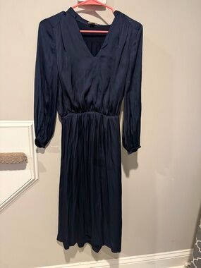 Elegant Navy V-Neck Long Sleeve Midi Dress